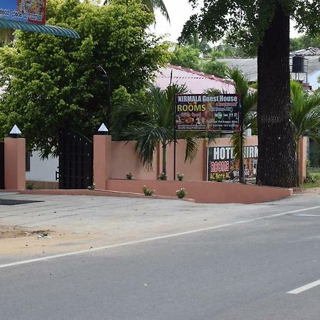 Nirmala Hotel And Restaurant Polonnaruwa Exterior photo