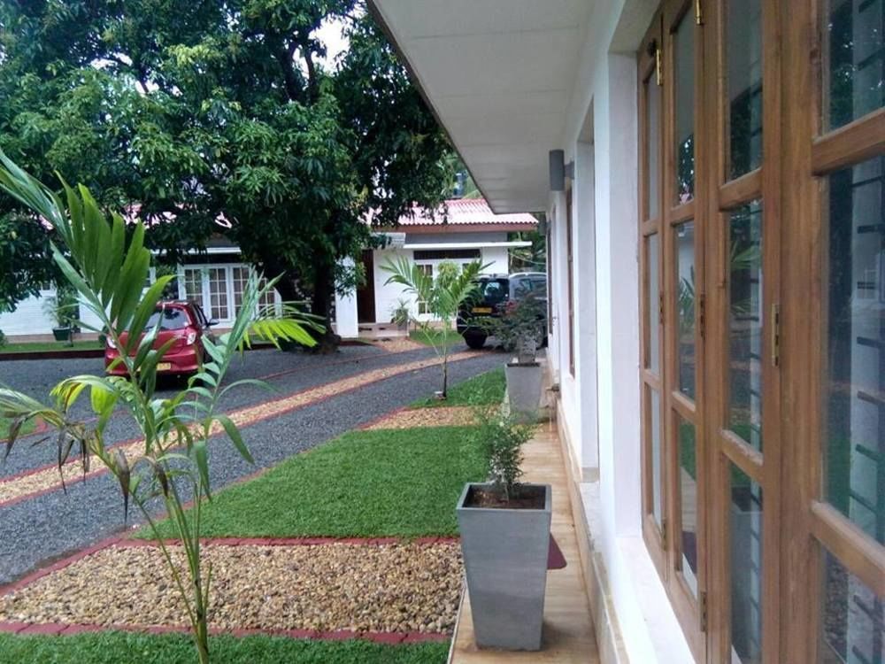 Nirmala Hotel And Restaurant Polonnaruwa Exterior photo