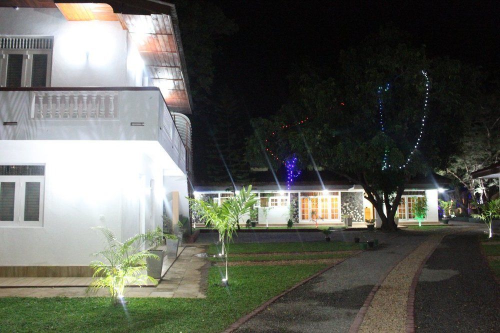 Nirmala Hotel And Restaurant Polonnaruwa Exterior photo