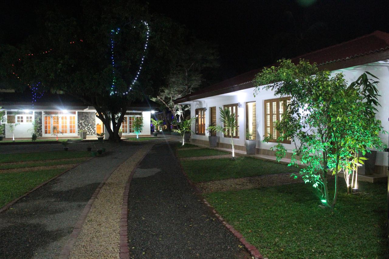 Nirmala Hotel And Restaurant Polonnaruwa Exterior photo