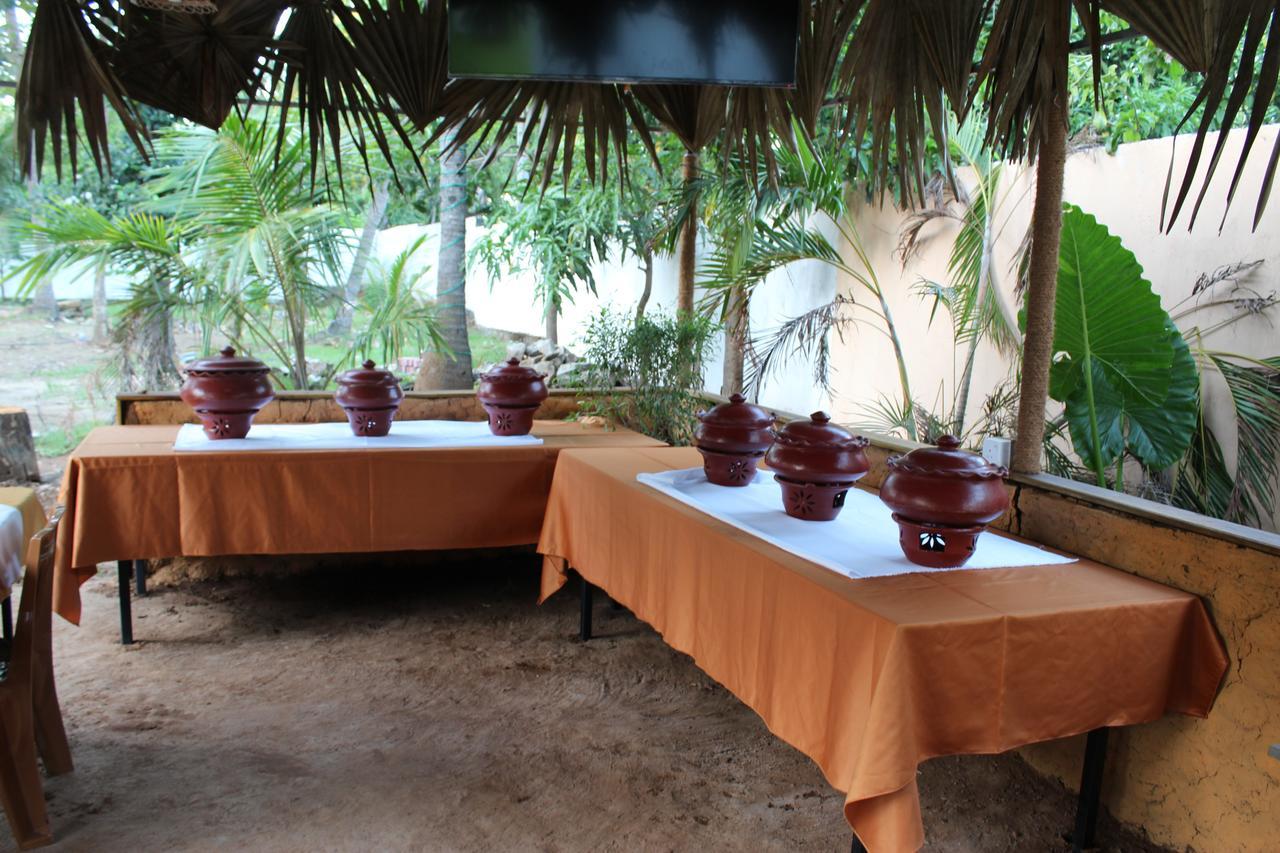 Nirmala Hotel And Restaurant Polonnaruwa Exterior photo