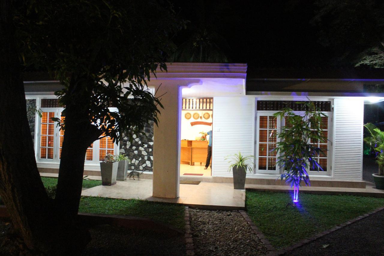 Nirmala Hotel And Restaurant Polonnaruwa Exterior photo